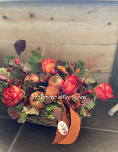 Composizione autunnale bassa con frutta