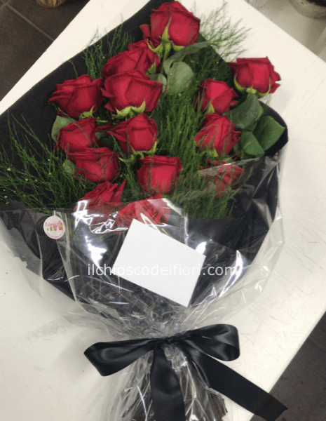 Fascio di rose rosse