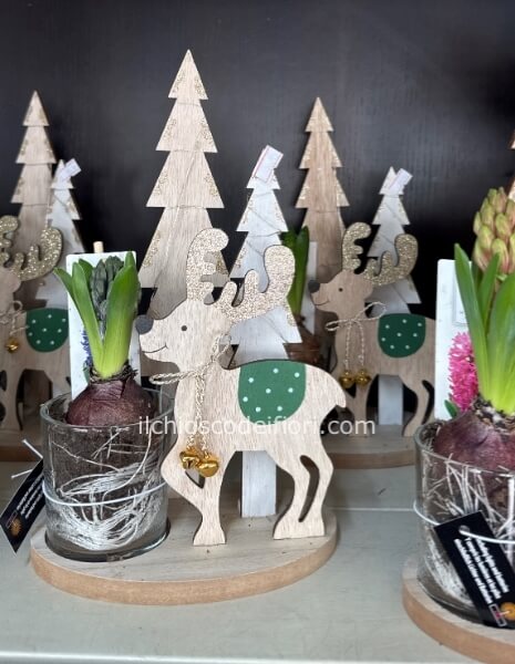 Albero legno con renna,luci,giacinto